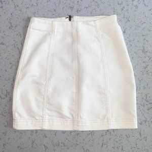 Free People- White Mini Skirt (0)